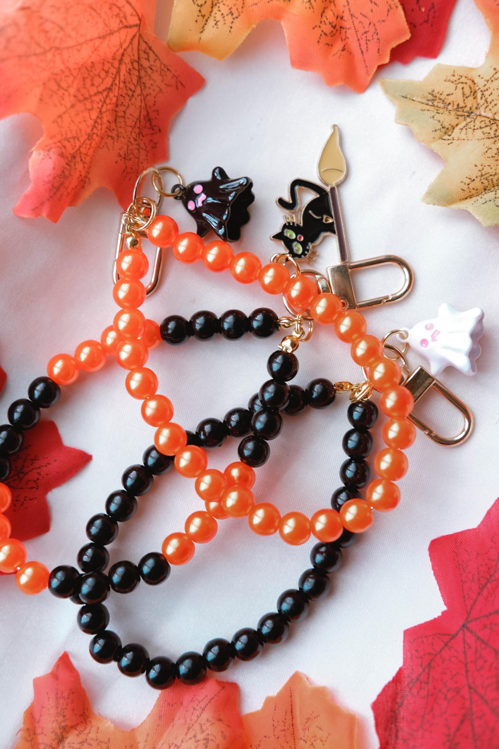 Pumpkin Pearl Keychain Wristlet For Women Purse Accessory For Her Gift Idea for BFF Aesthetic Women Keychain Luxury Charm Halloween Keychain