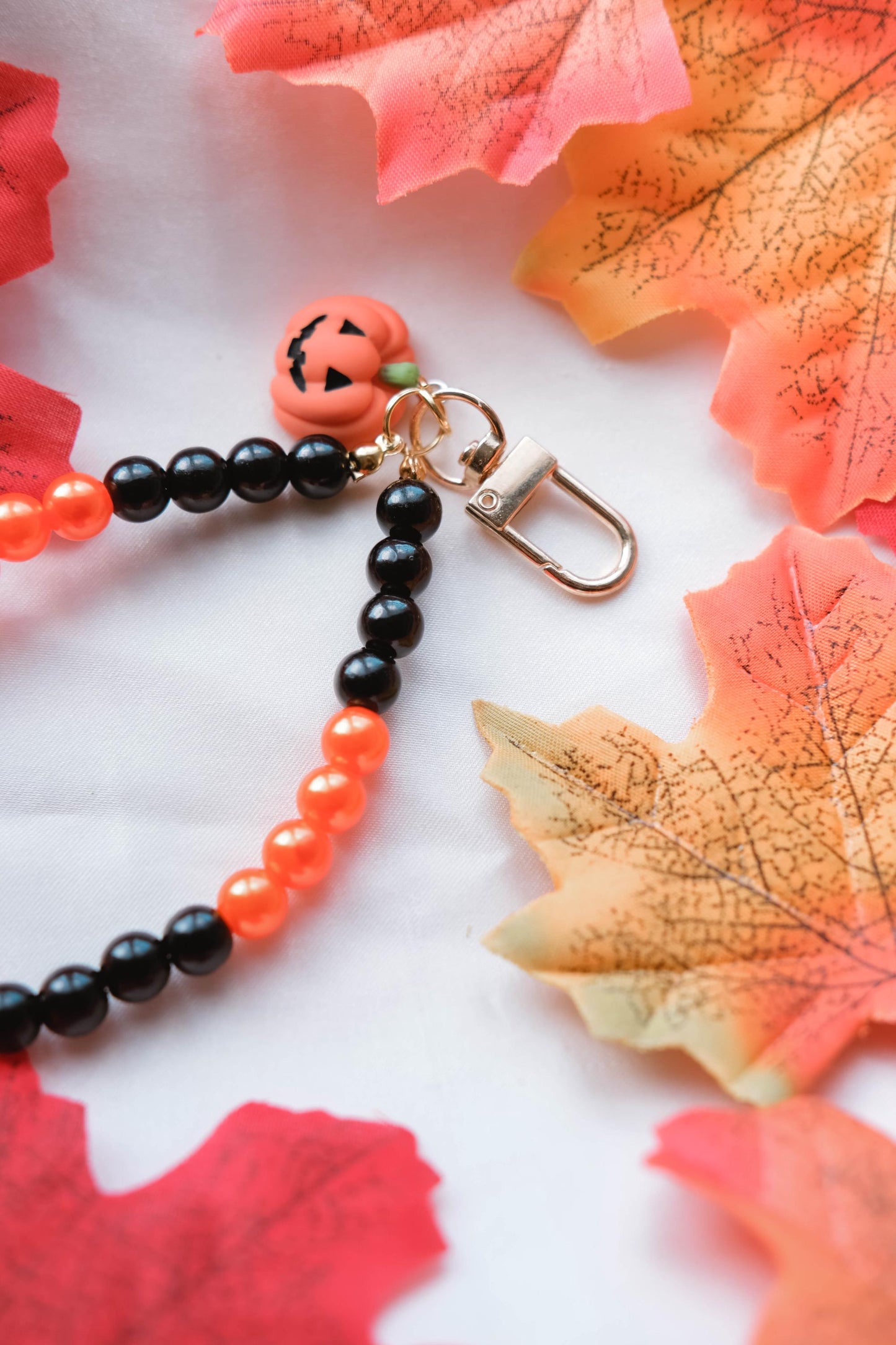 Pumpkin Pearl Keychain Wristlet For Women Purse Accessory For Her Gift Idea for BFF Aesthetic Women Keychain Luxury Charm Halloween Keychain