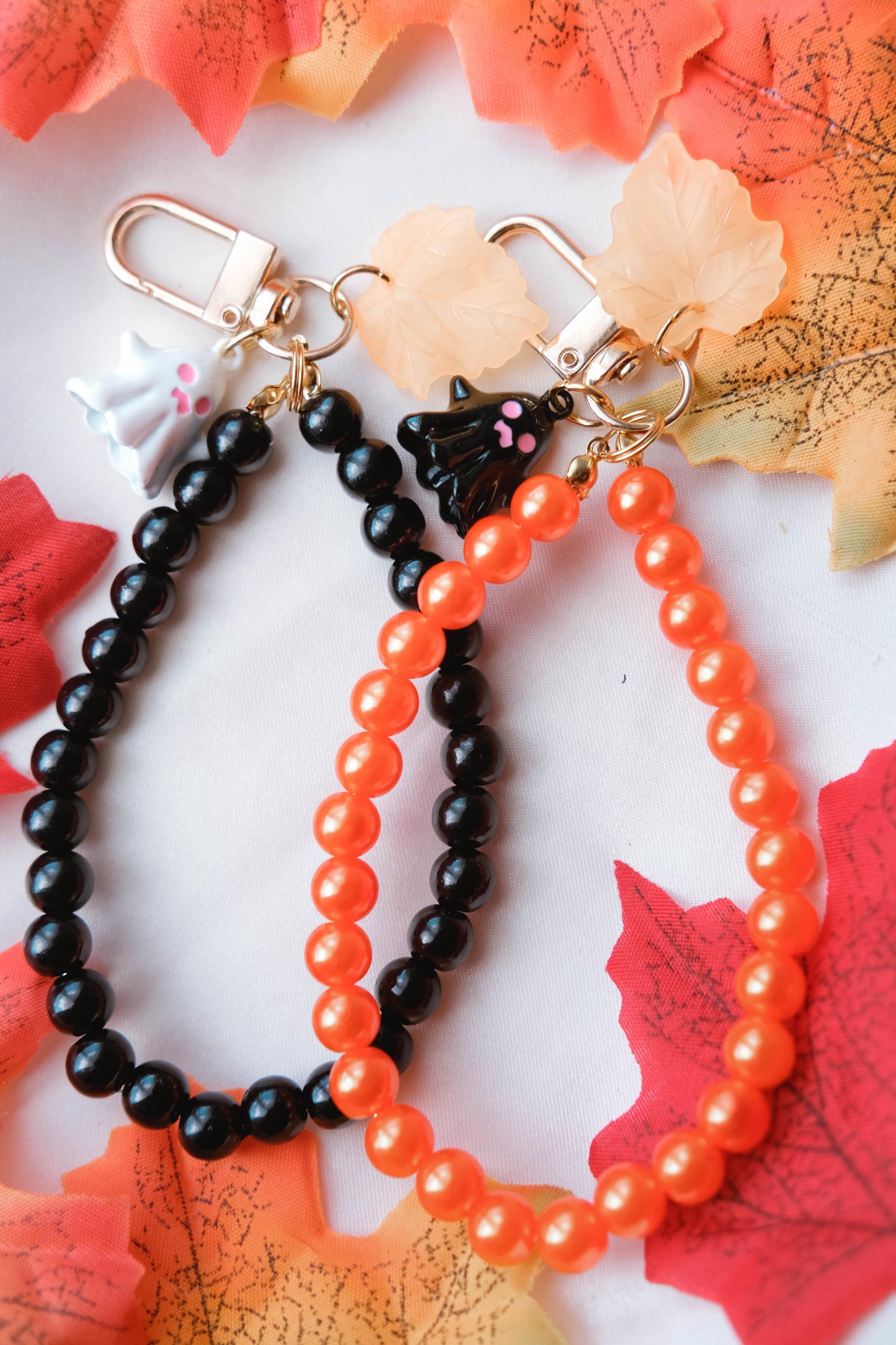 Ghostly Pearl Keychain Wristlet For Women Purse Accessory For Her Gift Idea for BFF Aesthetic Women Keychain Luxury Charm Halloween Keychain