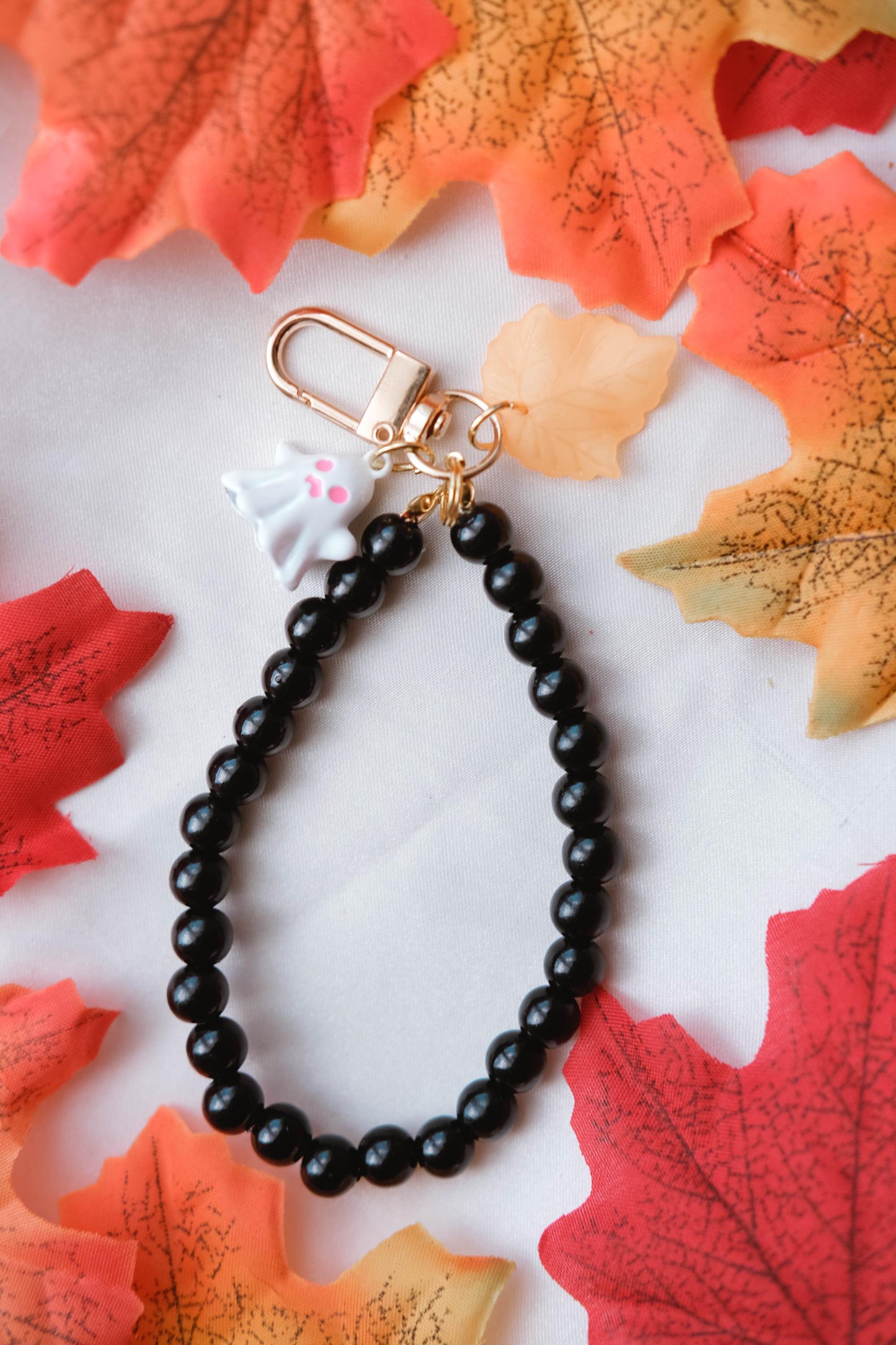 Ghostly Pearl Keychain Wristlet For Women Purse Accessory For Her Gift Idea for BFF Aesthetic Women Keychain Luxury Charm Halloween Keychain