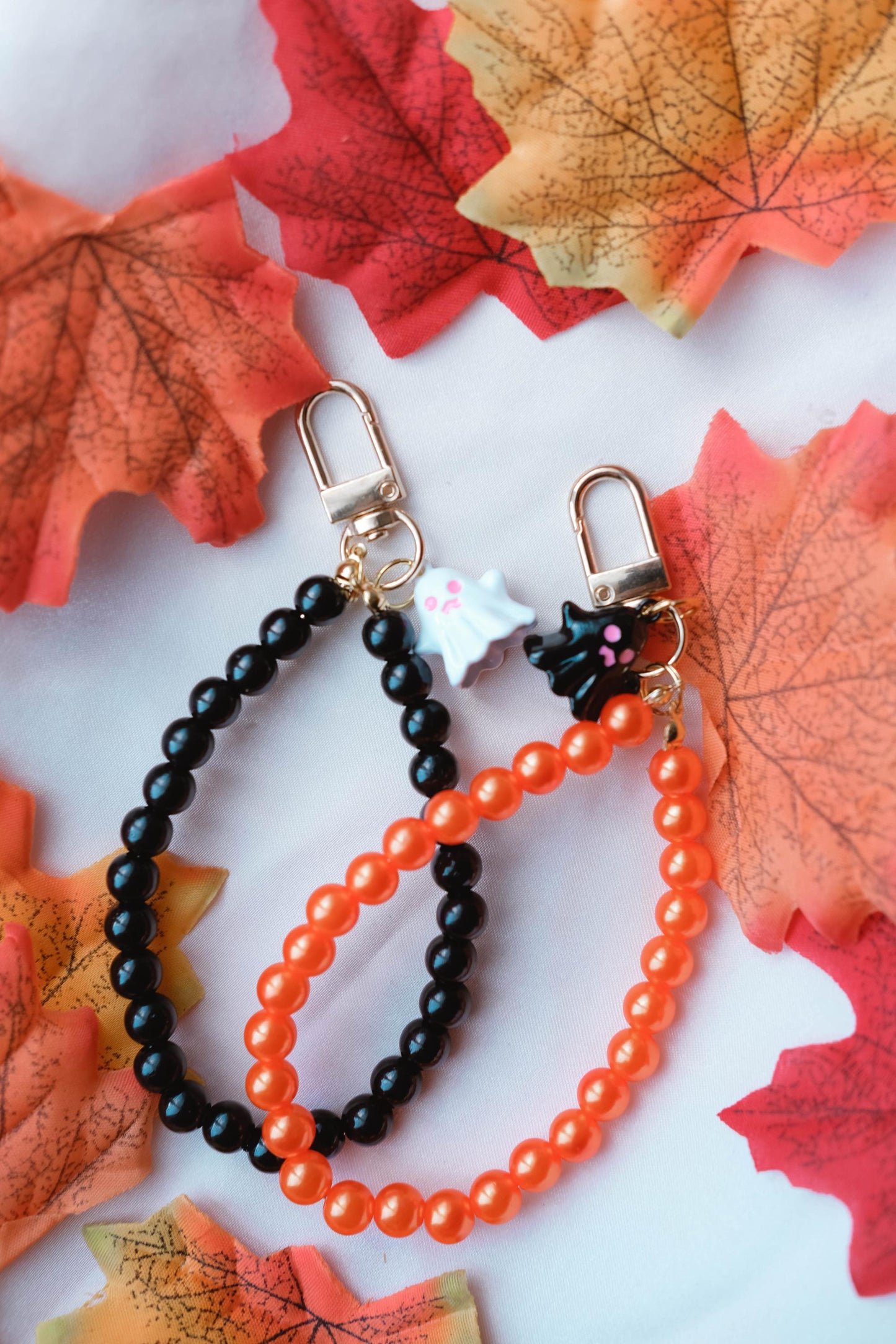Ghostly Pearl Keychain Wristlet For Women Purse Accessory For Her Gift Idea for BFF Aesthetic Women Keychain Luxury Charm Halloween Keychain