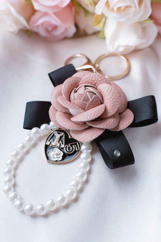 A Pearl & Bow Wristlet Keychain: Simple Elegance, Everyday Charm 🎀✨