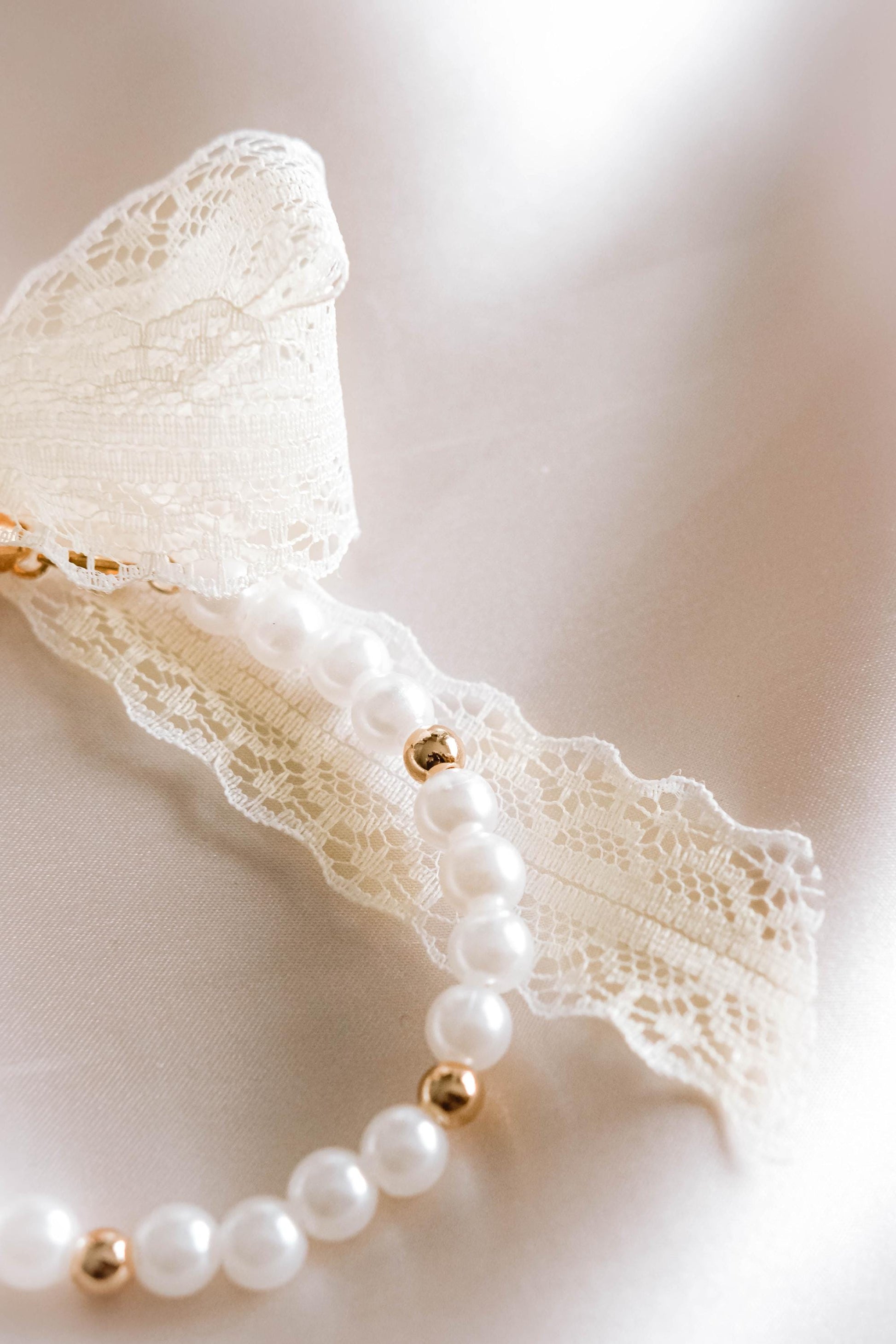Elegant Pearl Bracelet Keychain Lace Bow 2 in 1 Wristlet Jewelry Charm | Handmade Gift with Clover Charm | Coquette Aesthetic Accessory