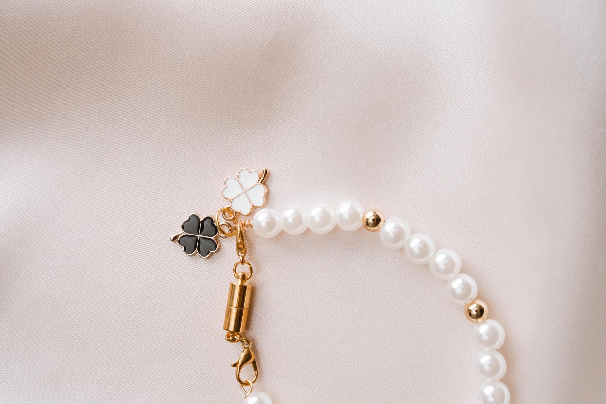 Pearl and Ribbon Keychain Elegant Wristlet For Women Purse Accessory For Her Gift Idea for BFF Aesthetic Keychain For Women Luxury Keychain
