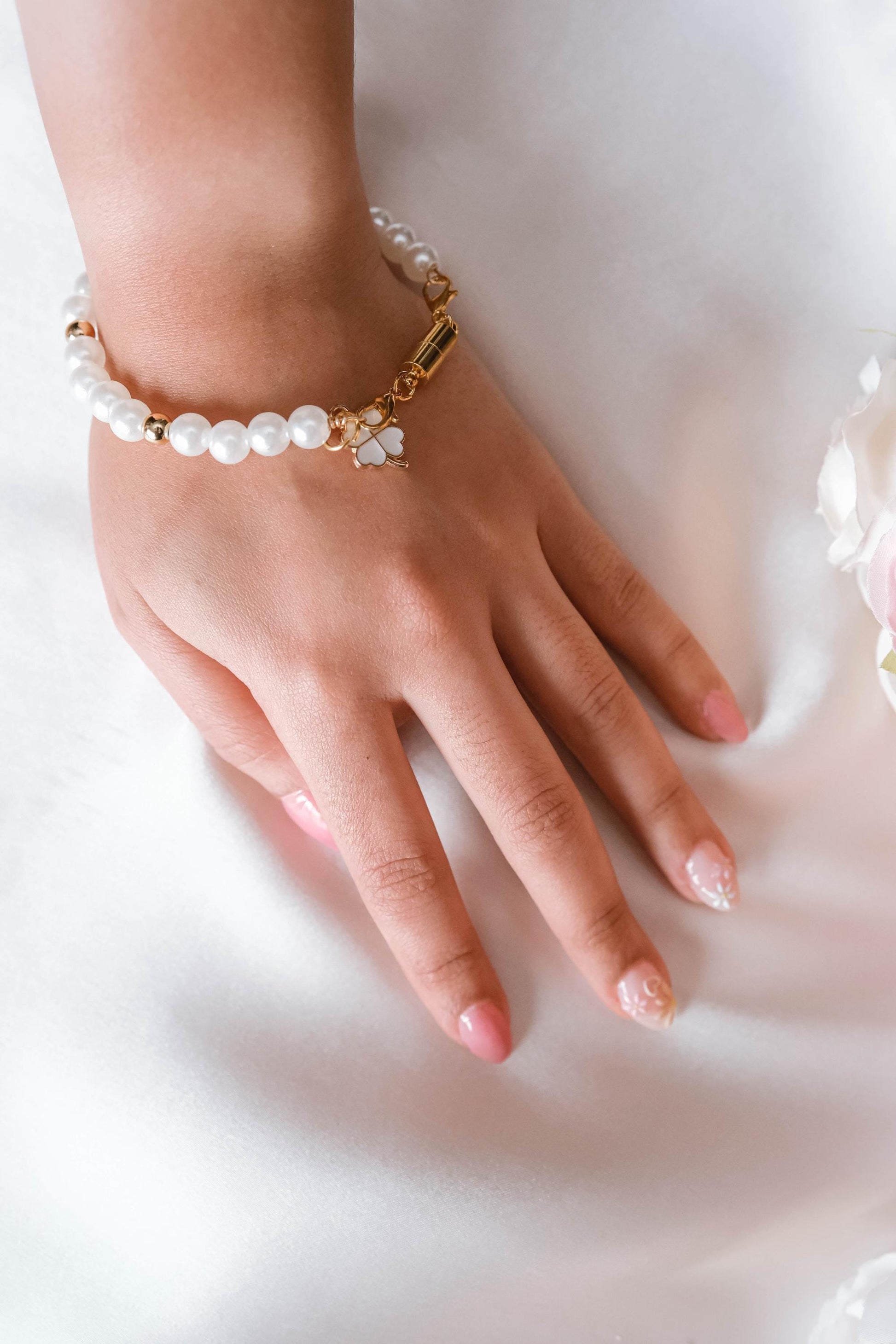 Pearl and Ribbon Keychain Elegant Wristlet For Women Purse Accessory For Her Gift Idea for BFF Aesthetic Keychain For Women Luxury Keychain
